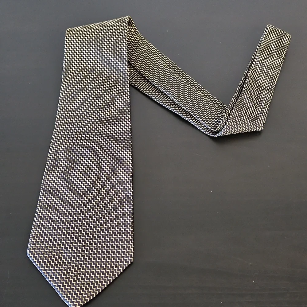 Lauren Ralph Lauren 100% Silk Mens Tie, Navy/gold